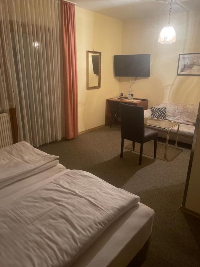 Hotel Zur Post Fromel Büchlberg Exteriör bild